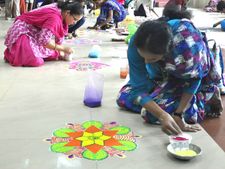 ಉಡುಪಿಯಲ್ಲಿ ಮದಿರಂಗಿ ರಂಗ್: ಅಪ್ಪಟ ದೇಸಿ ಸ್ಪರ್ಧೆಯಲ್ಲಿ ಮಿಂದೆದ್ದ ಜನ 