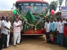 ಬಸ್ ಓಡಿಸುವ ಮೂಲಕ ಬಸ್ ಸೇವೆ ಉದ್ಘಾಟಿಸಿದ ಹರಿಹರ ಶಾಸಕ 