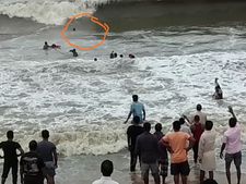  ಭಟ್ಕಳ: ಸಮುದ್ರ ಪಾಲಾಗುತ್ತಿದ್ದ ನಾಲ್ವರು ಮೀನುಗಾರರ ರಕ್ಷಣೆ 