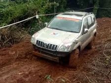 ಕೊಡಗಿನ ಕಾಫಿ ತೋಟಗಳ ಮಧ್ಯೆ ಧೂಳೆಬ್ಬಿಸಿದ ಜೀಪ್‌ rally 