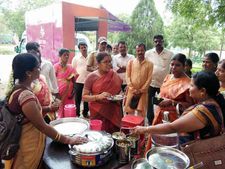 ಕೊಪ್ಪಳ : ಸಂಚಾರಿ ಸವಿರುಚಿ ಕ್ಯಾಂಟೀನ್ ಆರಂಭ, 40 ರೂ.ಗೆ ಊಟ