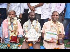 ನಾಟಿ ಕೋಳಿ ಸಾಂಬಾರ್ ನಲ್ಲಿ ಮುದ್ದೆ ನುಂಗಿ ಗೆದ್ದ ಮೀಸೆ ಈರೇಗೌಡ