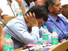  ರಾಮನಗರದ ಅಭಿವೃದ್ಧಿ ಸಭೆಯಲ್ಲಿ ನಿದ್ರೆಗೆ ಜಾರಿದ ಅಧಿಕಾರಿಗಳು:ವ್ಯಾಪಕ ಟೀಕೆ
