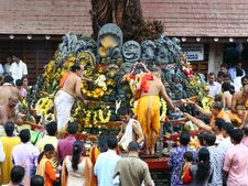 18 ಪೇಟೆಯ ದೇವಳದಲ್ಲಿ ಸಂಭ್ರಮದ ನಾಗರ ಪಂಚಮಿ ಆಚರಣೆ 