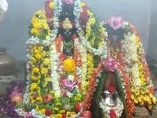 ಉದ್ಭವ ಮಹಾಲಕ್ಷ್ಮಿಯ ಪುಣ್ಯಕ್ಷೇತ್ರ ರಾಯಚೂರಿಗೆ ಹರಿದು ಬಂದ ಭಕ್ತಸಾಗರ