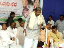 ಜೆಡಿಎಸ್ ಜೊತೆ ಫ್ರೆಂಡ್ಲಿ ಫೈಟ್, ಬಿಜೆಪಿ ಜೊತೆ ಜಿದ್ದಾಜಿದ್ದಿ: ಸಿದ್ದರಾಮಯ್ಯ