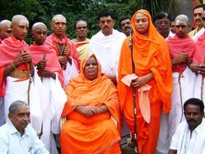ಅಧಿಕಾರಕ್ಕಾಗಿ ಮತ್ತೋರ್ವ ಅಣ್ಣ ಹುಟ್ಟಿಕೊಳ್ಳುತ್ತಾನೆ : ಕೋಡಿಮಠ ಶ್ರೀ