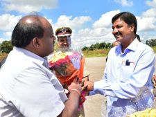 ಸರ್ಕಾರಿ ಕಾರು ಬಳಕೆ ನಿಲ್ಲಿಸಿದ ರಮೇಶ್ ಜಾರಕಿಹೊಳಿ! 