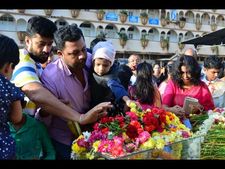 ಕರಾವಳಿಯಲ್ಲಿ ಸಂಭ್ರಮದ ತೆನೆ ಹಬ್ಬ, ಕಬ್ಬು ತಿಂದು ಖುಷಿಪಟ್ಟ ಕ್ರೈಸ್ತರು