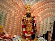  ನವರಾತ್ರಿಗೆ ದೇವಿಯ ಈ ದೇಗುಲದಲ್ಲಿ ಕೋಟಿಗಟ್ಟಲೆ ನೋಟು, ಚಿನ್ನದ ಅಲಂಕಾರ 