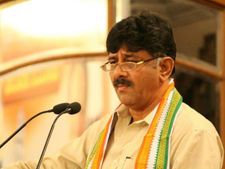 ಬಳ್ಳಾರಿ ಉಪ ಚುನಾವಣೆ : ಅಭ್ಯರ್ಥಿ ಆಯ್ಕೆ ಜವಾಬ್ದಾರಿ ಡಿಕೆಶಿ ಹೆಗಲಿಗೆ 