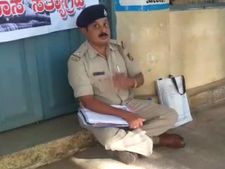 ಪೆಟ್ರೋಲ್ ಬಾಟಲಿ ಹಿಡಿದು ಸಮವಸ್ತ್ರದಲ್ಲೇ ಪೋಲೀಸಪ್ಪನ ಧರಣಿ