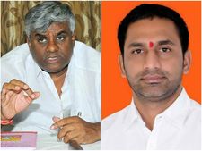 ರೀ, ಕರೆದರೂ ಏಕೆ ಬರಲಿಲ್ಲ?':ಬಿಜೆಪಿ ಶಾಸಕನಿಗೆ ರೇವಣ್ಣ ತರಾಟೆ