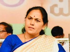  ತರೀಕೆರೆ ರೈಲ್ವೆ ಅಧಿಕಾರಿಗಳ ಯಡವಟ್ಟು, ಶ್ರೀಮತಿಯಾದ ಶೋಭಾ ಕರಂದ್ಲಾಜೆ!