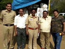 ನೆಲಮಾಳಿಗೆಯಲ್ಲಿದ್ದ ಗೋವಾ ಮದ್ಯದ ಬಾಟಲಿಗಳನ್ನು ಹೊರತೆಗೆದ ಬೆಂಗಳೂರು ಅಬಕಾರಿ ಅಧಿಕಾರಿಗಳು