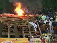 Live Updates : ಪಂಚಭೂತಗಳಲ್ಲಿ ರೆಬಲ್ ಸ್ಟಾರ್ ಅಂಬರೀಶ್ ಲೀನ