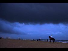 ತ.ನಾಡು ಕಡಲ ಪ್ರದೇಶಕ್ಕೆ 'ಗಜ' ಚಂಡಮಾರುತ; ಸನ್ನದ್ಧ ಸ್ಥಿತಿಯಲ್ಲಿ ಸಾವಿರಾರು ಮಂದಿ