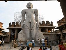 ಶ್ರವಣಬೆಳಗೊಳ : ಡಿಸೆಂಬರ್‌ನಲ್ಲಿ ಬಾಹುಬಲಿ ಮೂರ್ತಿ ಸ್ವಚ್ಛತಾ ಕಾರ್ಯ 
