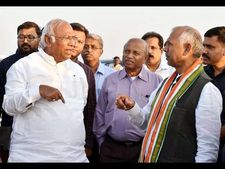 ಕಲಬುರಗಿ : ಸಾರ್ವಜನಿಕ ಲೆಕ್ಕಪತ್ರ ಸಮಿತಿ ಸಭೆ, ಸಂಸದರೆಲ್ಲಾ ಗೈರು 