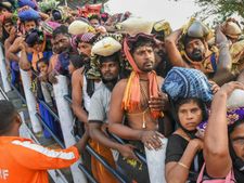 ಶಬರಿಮಲೆ ವಿವಾದ: ಹಿಂದೂ ಸಂಘಟನೆ ನಾಯಕಿ ಬಂಧನ ಖಂಡಿಸಿ ಕೇರಳದಲ್ಲಿ ಪ್ರತಿಭಟನೆ
