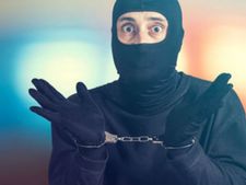 ಚೆನ್ನೈನಲ್ಲಿ ಕದ್ದ ವ್ಯಾನ್ ತಳ್ಳಲು ಪೊಲೀಸರನ್ನು ಕರೆದು ಸಿಕ್ಕಿಬಿದ್ದ ಕಳ್ಳ 