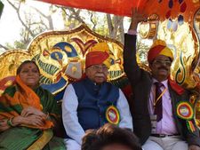 ಚಿತ್ರಗಳು : ಧಾರವಾಡದಲ್ಲಿ ಸಮ್ಮೇಳನಾಧ್ಯಕ್ಷರ ಭವ್ಯ ಮೆರವಣಿಗೆ 