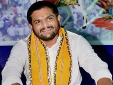 ಮಹಾಘಟಬಂಧನ ರ‍್ಯಾಲಿಯಲ್ಲಿ ಮೋದಿ ಮೇಲೆ ಹಾರ್ದಿಕ್ ವಾಗ್ದಾಳಿ