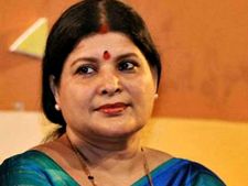 ಕಂಪ್ಲಿ ಗಣೇಶ್ ಸಿಗ್ತಾರೆ ಬಿಡ್ರಿ ,ಅಧಿಕಾರಿಗಳು ಕೆಲಸ ಮಾಡ್ತಿದ್ದಾರೆ: ಜಯಮಾಲಾ 