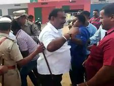 ಚಾಮರಾಜನಗರದಲ್ಲಿ ಮುಜುಗರಕ್ಕೀಡಾದ ಸಚಿವ ಪುಟ್ಟರಂಗಶೆಟ್ಟಿ 