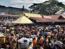 ಶಬರಿಮಲೆ ಪ್ರತಿಭಟನೆ: ದೇಗುಲಕ್ಕೆ ಹೋಗದೆ ವಾಪಸ್ಸಾದ ಇಬ್ಬರು ಮಹಿಳೆಯರು 