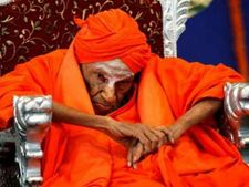 ಆಸ್ಪತ್ರೆಯಿಂದ ಸಿದ್ದಗಂಗಾ ಮಠಕ್ಕೆ ಹಿಂತಿರುಗಿದ ನಡೆದಾಡುವ ದೇವರು 