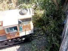 ಬೆಳಗಾವಿ: ಯುವಕರ ಸಮಯಪ್ರಜ್ಞೆಯಿಂದ ತಪ್ಪಿದ ರೈಲು ಅಪಘಾತ