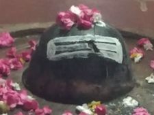 ಕೂಡಲಸಂಗಮ ಪುರಾತನ ಶಿವಲಿಂಗದಲ್ಲಿ ಬಿರುಕು: ಮೌಢ್ಯಗಳದ್ದೇ ಕಾರುಬಾರು 