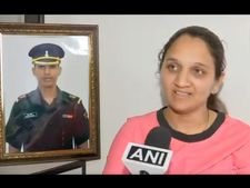 ಸೇನೆಗೆ ಸೇರುವ ಮೂಲಕ ಪತಿಗೆ ಗೌರವ ಸಲ್ಲಿಸುತ್ತಿರುವ ಪತ್ನಿ ಗೌರಿ ಮಹದಿಕ್