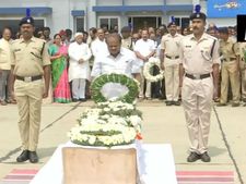 ಯೋಧ ಗುರುಗೆ ಎಚ್‌ಡಿಕೆ ಗೌರವ ಸಮರ್ಪಣೆ, ಹುಟ್ಟೂರಿನತ್ತ ಪಾರ್ಥಿವ ಶರೀರ