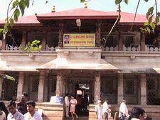  ಕೊಲ್ಲೂರು ಮೂಕಾಂಬಿಕೆಯ ದೇವಳದ ಬಾಣಸಿಗರಿಗೆ ಸಿಕ್ಕಿದೆ ಯೂನಿಫಾರ್ಮ್ ಭಾಗ್ಯ! 
