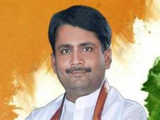 ಪ್ರಿಯಾಂಕಾ ಗಾಂಧಿಯ ಕಾರ್ಯದರ್ಶಿ ವಜಾಗೊಳಿಸಿದ ರಾಹುಲ್ ಗಾಂಧಿ