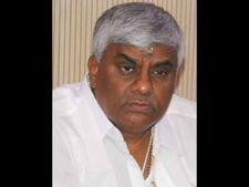 ಮನೆ ಮೇಲೆ ಐಟಿ ದಾಳಿ: ಸಚಿವ ಎಚ್‌ಡಿ ರೇವಣ್ಣ ಹೇಳಿದ್ದೇನು? 