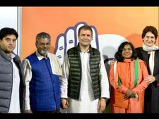 ಕಾಂಗ್ರೆಸ್ ಸೇರಿದ ಬಿಜೆಪಿ ರೆಬೆಲ್ ಸಂಸದೆ ಸಾವಿತ್ರಿಬಾಯಿ ಫುಲೆ 