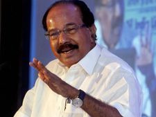 ಜಾತಿ ನೋಡಿ ಬಿಜೆಪಿ ಮತ ಹಾಕಿದರೆ ಎಚ್‌ಡಿಕೆ ಕುರ್ಚಿಗೆ ಆಪತ್ತು: ಮೊಯ್ಲಿ