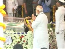 ಮನೋಹರ್ ಪರಿಕ್ಕರ್ ಅವರ ಅಂತಿಮ ದರ್ಶನ ಪಡೆದ ಪ್ರಧಾನಿ ಮೋದಿ