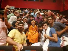 ಮಣಿಪಾಲದಲ್ಲಿ 'ಉರಿ' ' ಸಿನಿಮಾ ನೋಡಿ ಮೆಚ್ಚುಗೆ ವ್ಯಕ್ತಪಡಿಸಿದ ಸ್ವಾಮೀಜಿಗಳು