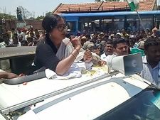  ಪುತ್ರನ ಸಂಸದ ಮಾಡದೆ ಸೈನಿಕನಾಗಿ ಮಾಡಿ: ಸುಮಲತಾ ತಿರುಗೇಟು