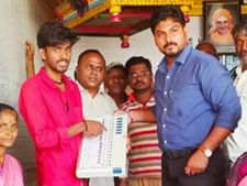 ಹಾವೇರಿಯಲ್ಲಿ ಮತದಾನ ಜಾಗೃತಿ ಮೂಡಿಸಿದ ಹನುಮಂತಪ್ಪ 