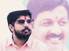 ಬ್ರದರ್ಸ್ ವಾರ್ ಮಧ್ಯೆ ರಾಜಕೀಯ ಪ್ರವೇಶಿಸಿದ ಜಾರಕಿಹೊಳಿ ಪುತ್ರ