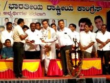  ಪ್ರಮೋದ್ ಮಧ್ವರಾಜ್ ಪರ ಪ್ರಚಾರಕ್ಕೆ ಸಿಎಂ ಎಂಟ್ರಿ, ಕುಂದಾಪುರದಲ್ಲಿ ಮತಯಾಚನೆ