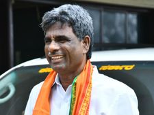 'ಪುಲ್ವಾಮಾ ದಾಳಿ ಬಗ್ಗೆ ಎಚ್‌ಡಿಕೆಗೆ ರೇವಣ್ಣನೇ ಭವಿಷ್ಯ ಹೇಳಿರಬೇಕು'