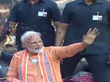 ವಾರಣಾಸಿಯ ಕೇಸರಿ ಸಮುದ್ರದಲ್ಲಿ ನರೇಂದ್ರ ಮೋದಿ ರೋಡ್‌ ಶೋ