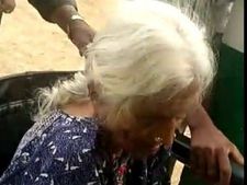 ಹಾಸನದಲ್ಲಿ ಮತಚಲಾವಣೆ ಮಾಡಿದ ಶತಾಯುಷಿ ಕಾಳಮ್ಮ 