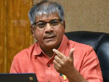 'ಅಧಿಕಾರಕ್ಕೆ ಬಂದರೆ ಚುನಾವಣಾ ಆಯೋಗವನ್ನೇ ಜೈಲಿಗೆ ಹಾಕ್ತೀವಿ' 